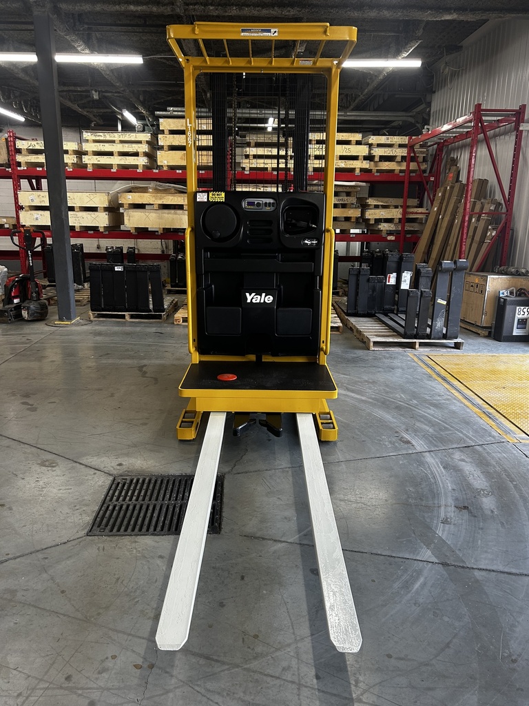 L-1667 - 2015 YALE 3000LBS