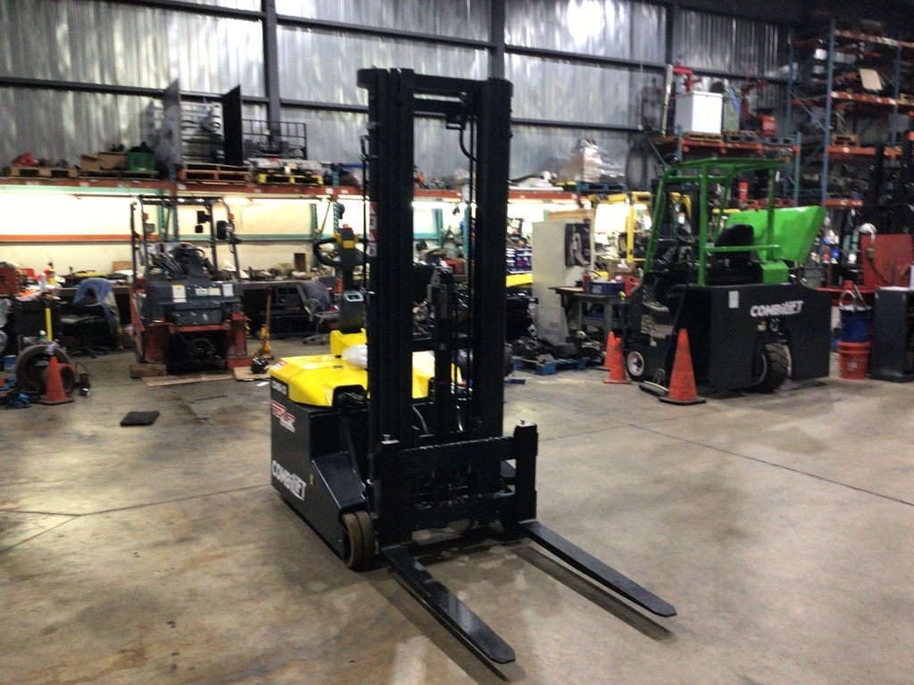 54670 - 2023 COMBILIFT CS 4400LBS