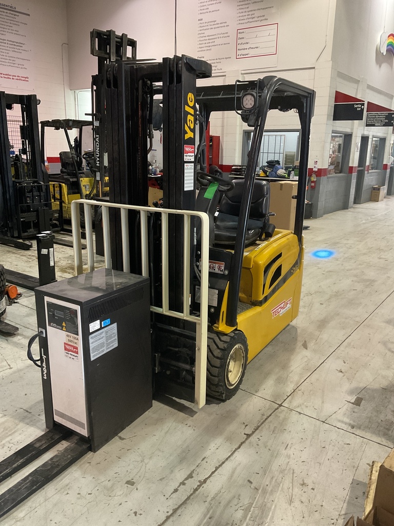 L-1493 - 2015 YALE 4000LBS