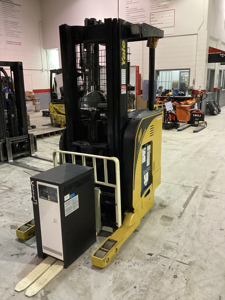 L-1770 - 2010 YALE 4000LBS 