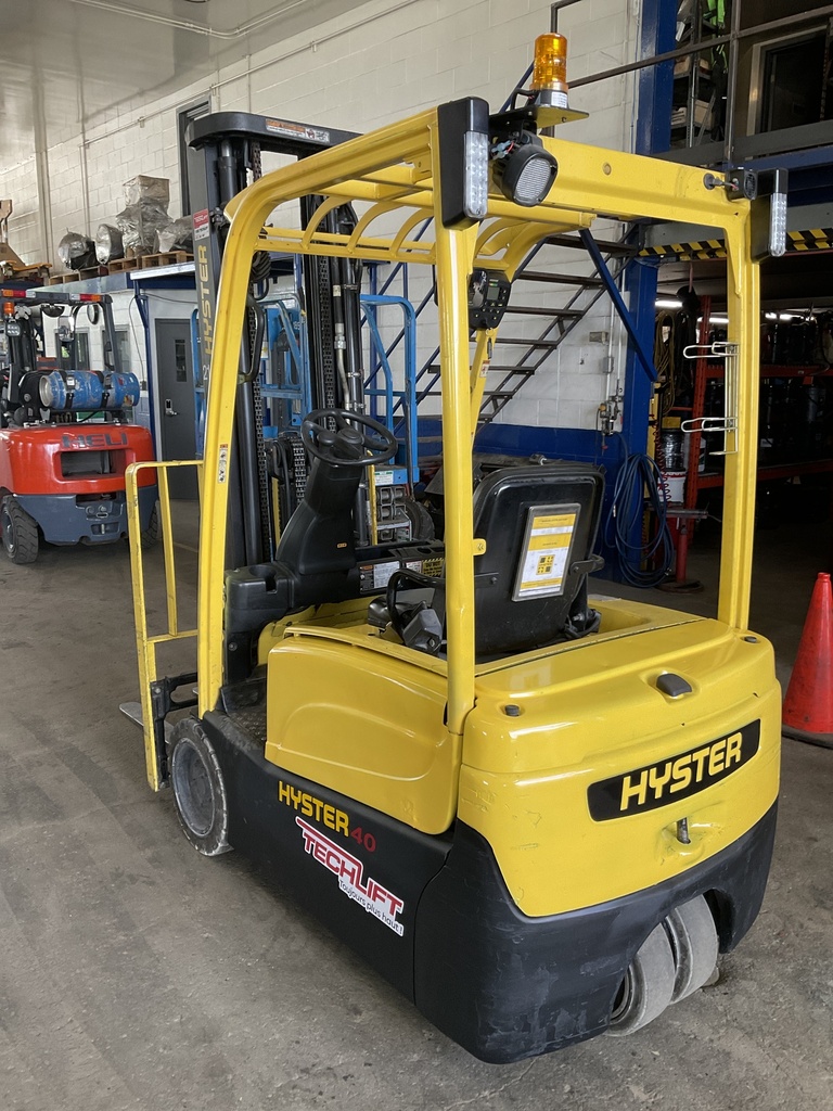 SH2144 - 2015 HYSTER 4000LBS