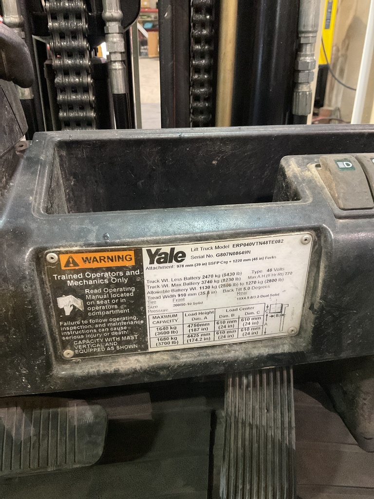 L-1493 - 2015 YALE 4000LBS