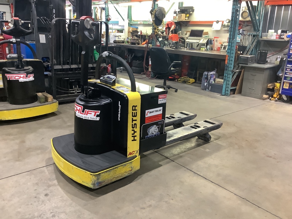L-2385 - 2016 HYSTER 6000LBS