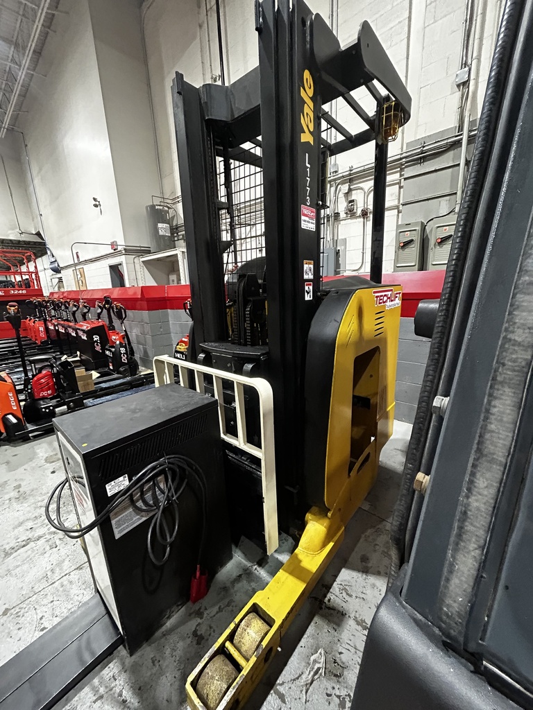 L-1773 - 2010 YALE 4000LBS