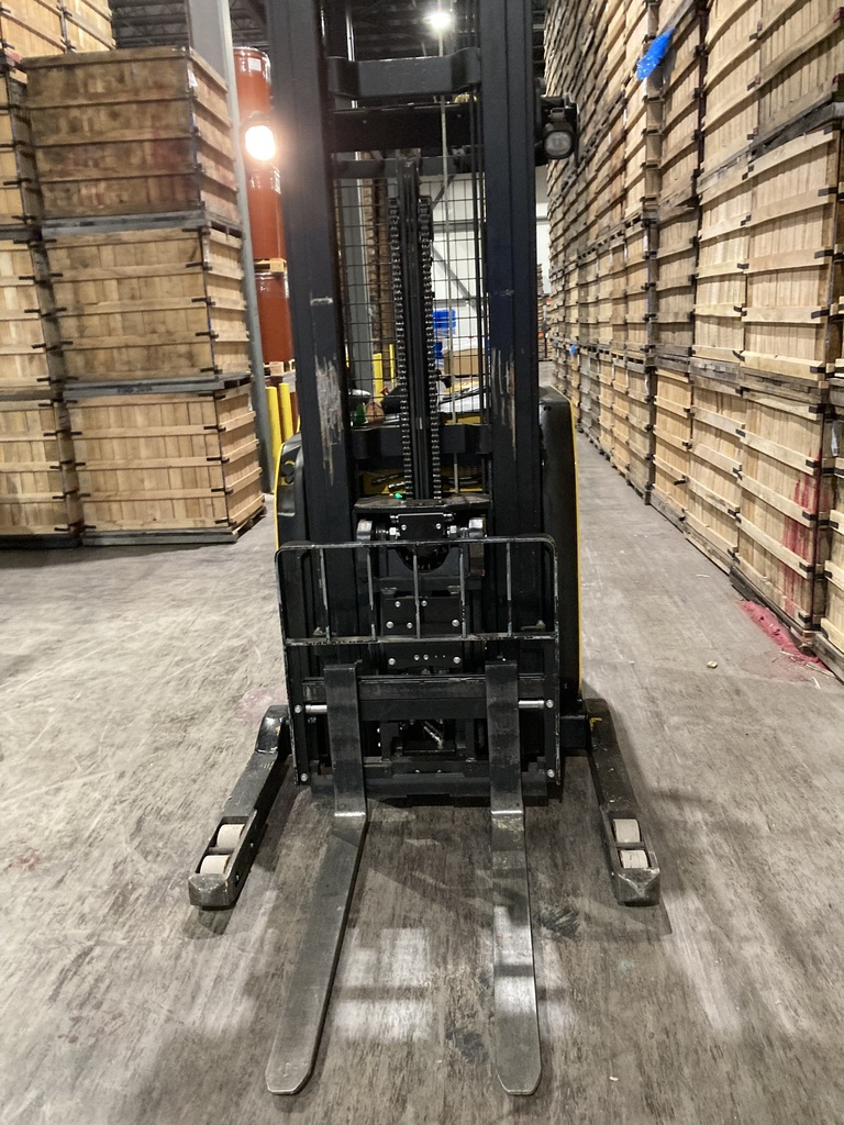 L-650 - 2017 YALE 3500LBS