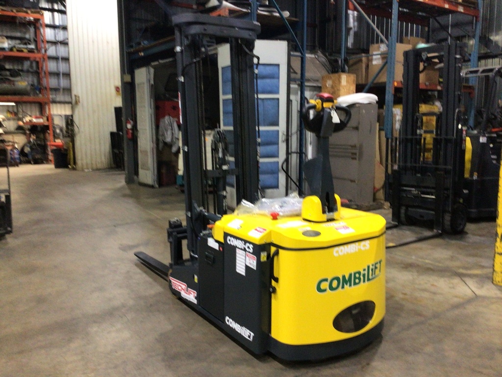 54670 - 2023 COMBILIFT 4400LBS 