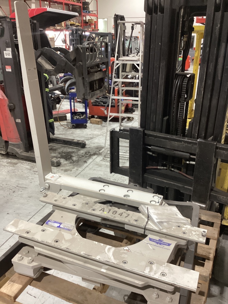 A-1047 - 2023 ROTATOR 4500LBS