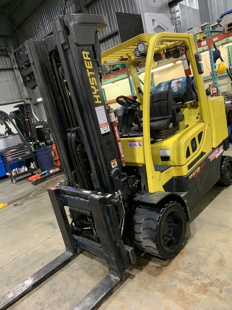 L-1669 - 2015 HYSTER 12000LBS
